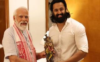 unni-mukundan-meets-meeting-pm-narendra-modi